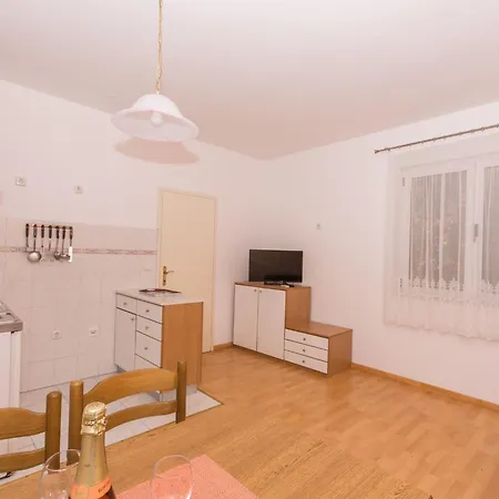 Masteli - One Bedroom With Balcony And Sea View Br 1 * Trogir