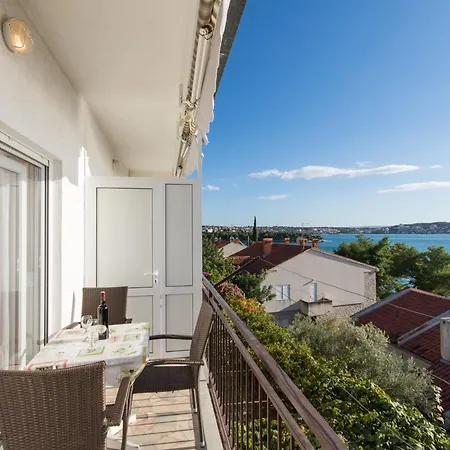 Masteli - One Bedroom With Balcony And Sea View Br 1 Apartment *